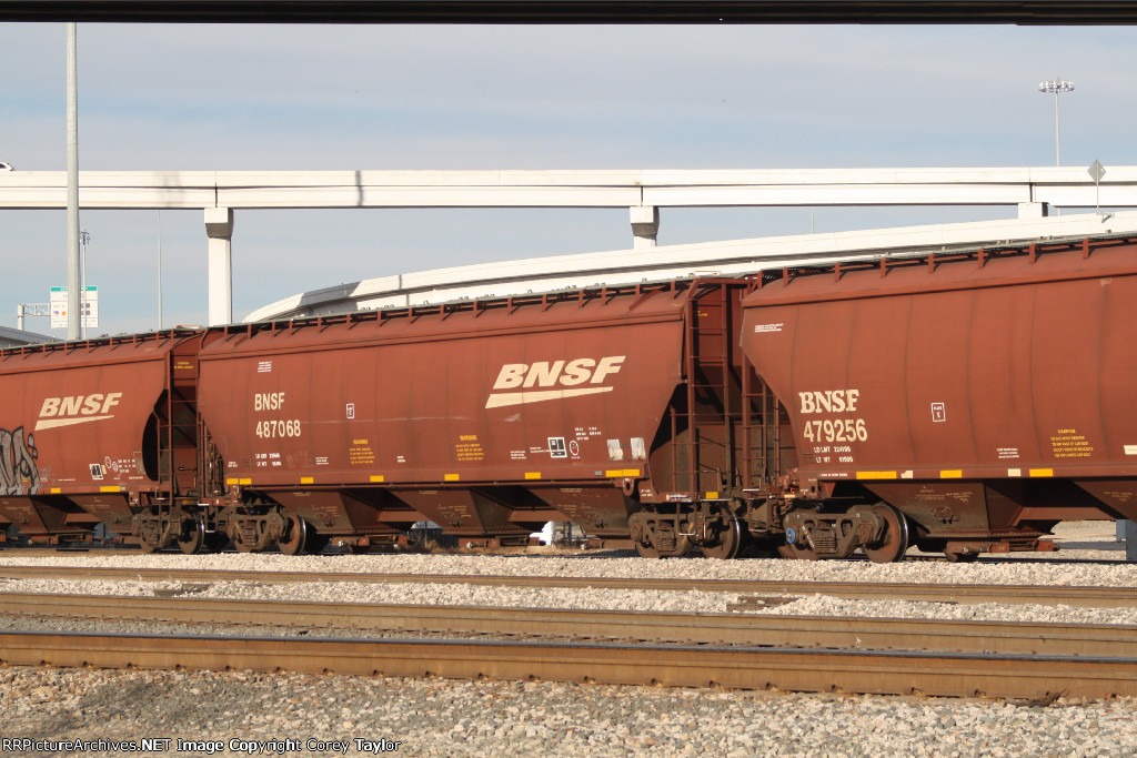 BNSF 487068